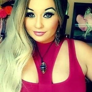 Meet your Posher, Apryl